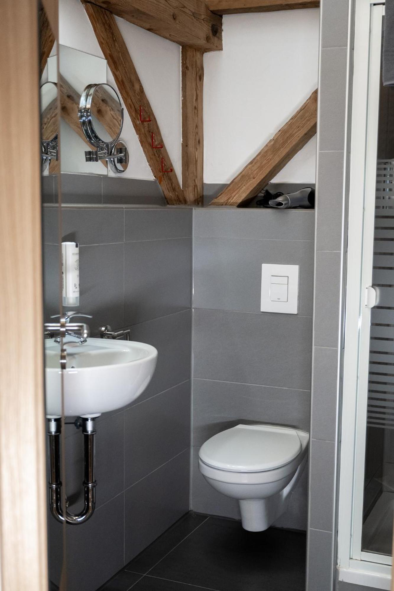 Alte Kass Hotel & Kaffeehaus Neidlingen Екстер'єр фото